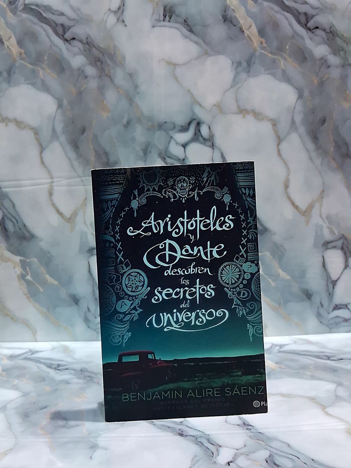 Aristóteles y dante descubren los secretos del universo
