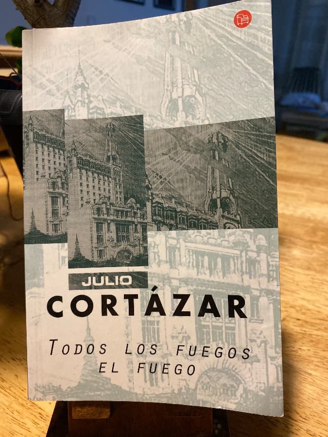 Todos los fuegos el fuego — Julio Cortázar, libro usado