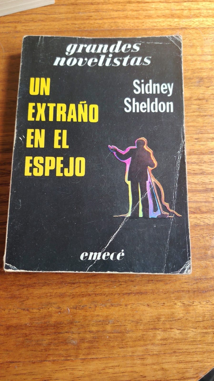 Un Extraño en el Espejo — Sidney Sheldon , libro usado