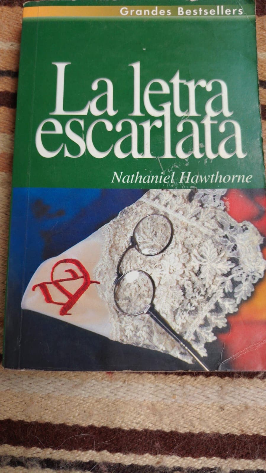 La Letra Escarlata — Nathaniel Hawthorne, libro usado