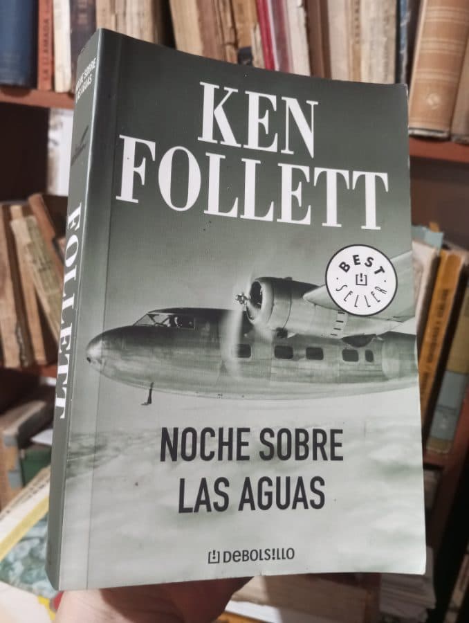 Noche sobre las aguas