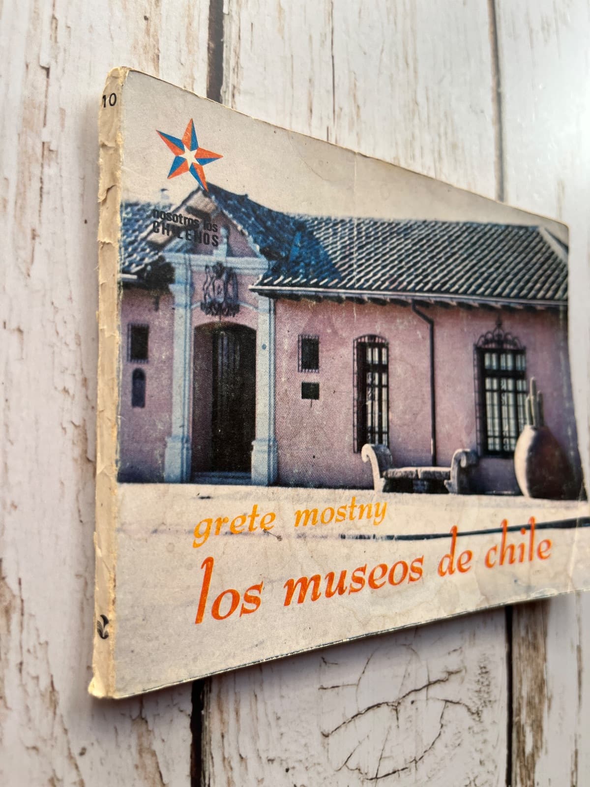 Los museos de Chile, 1975, primera edición