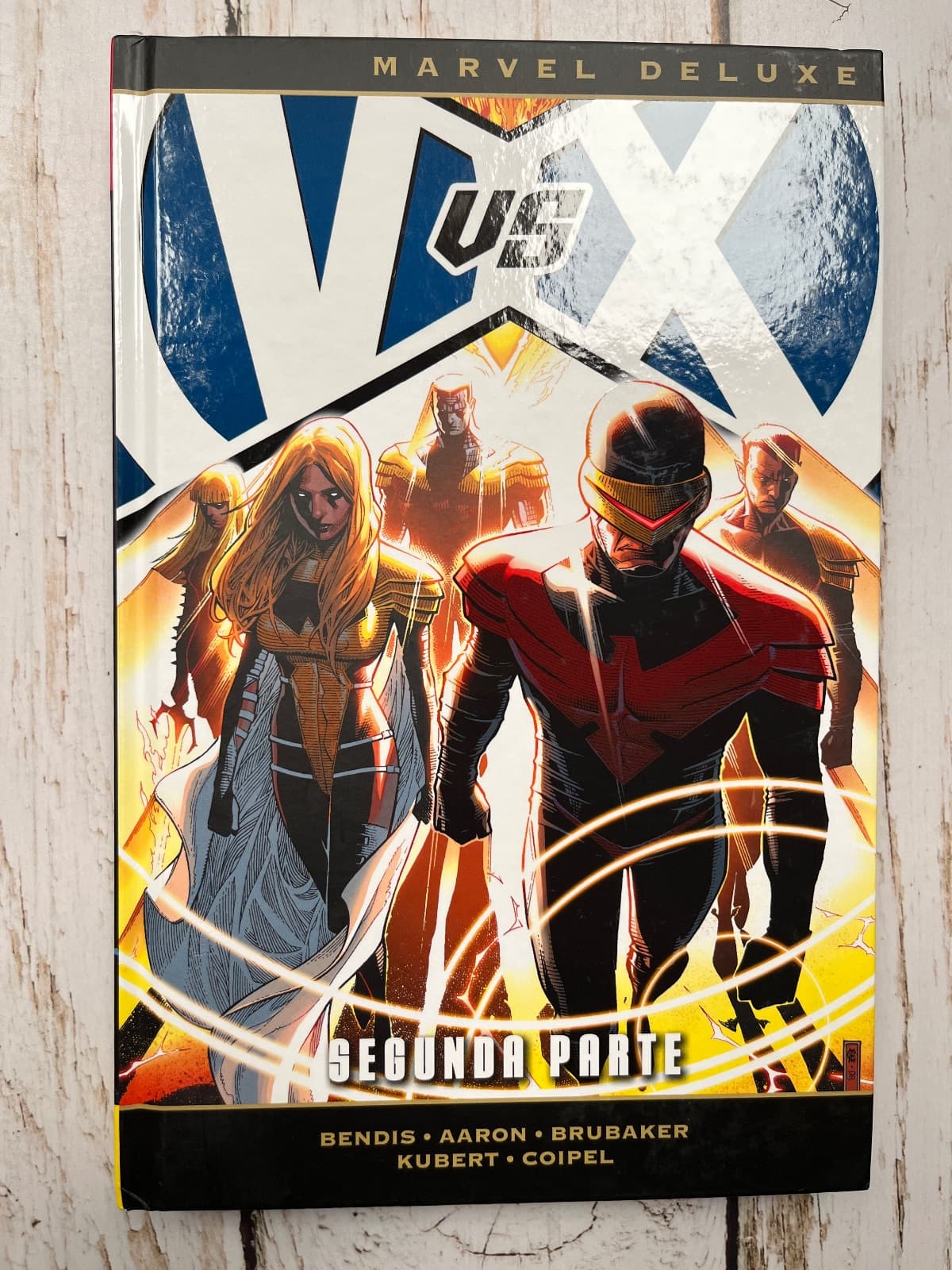 LOS VENGADORES VS. LA PATRULLA X (X-MEN) / SEGUNDA PARTE — Bendis / Aaron / Brubaker / Kubert / Coipel, libro usado