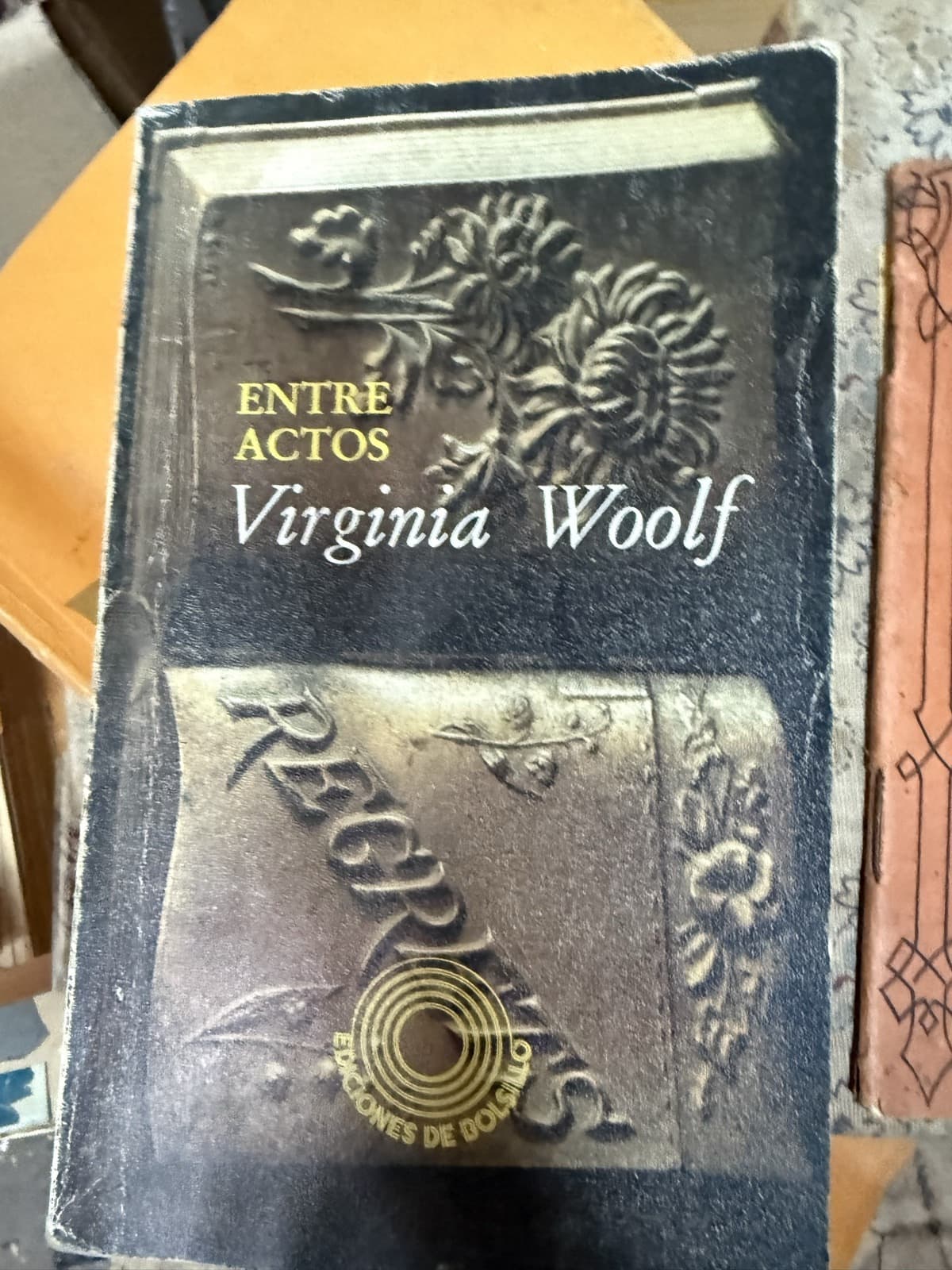 Entre actos — Virginia Woolf, libro usado