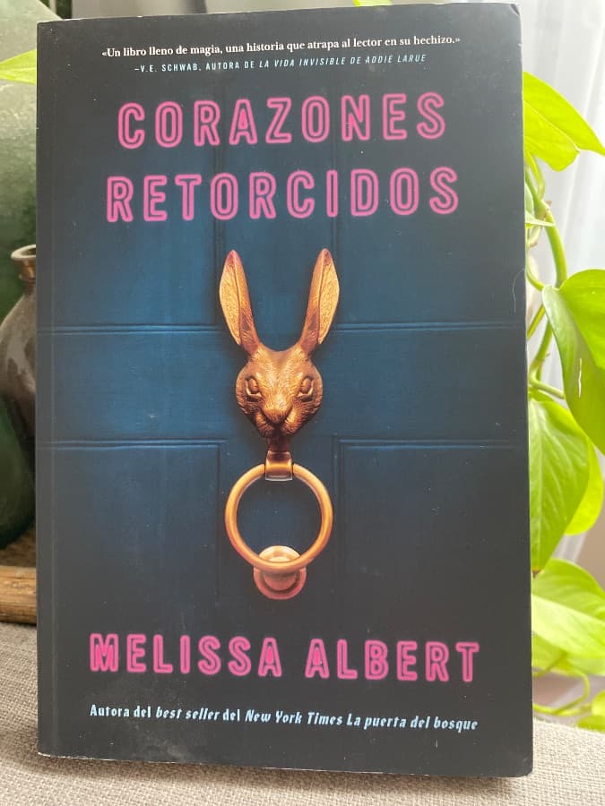 Corazones Retorcidos — Melissa Albert, libro usado